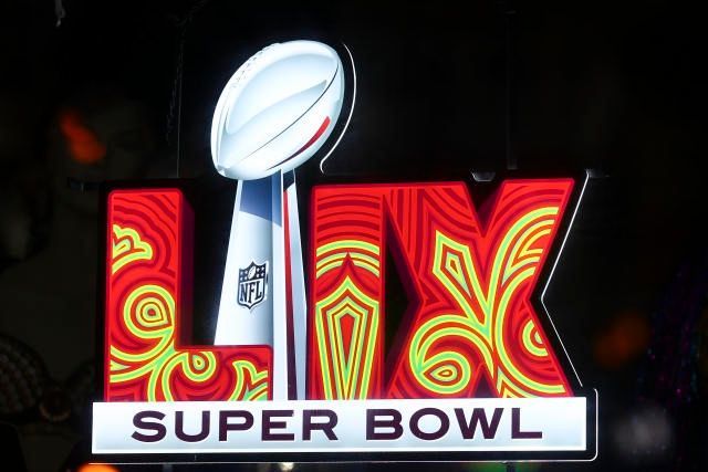 Super Bowl Watch Party!! \ud83c\udfc8 \ud83d\ude03