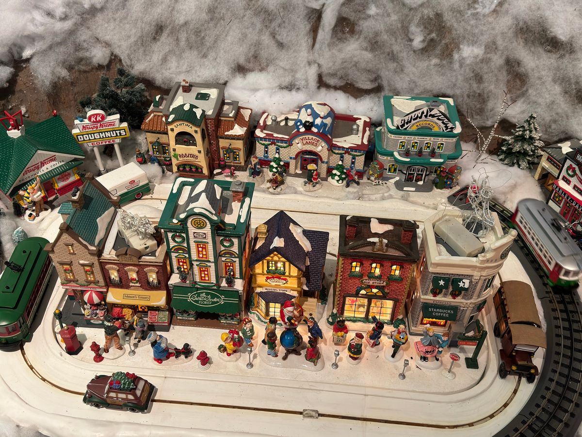 Santa\u2019s Toy Train Land