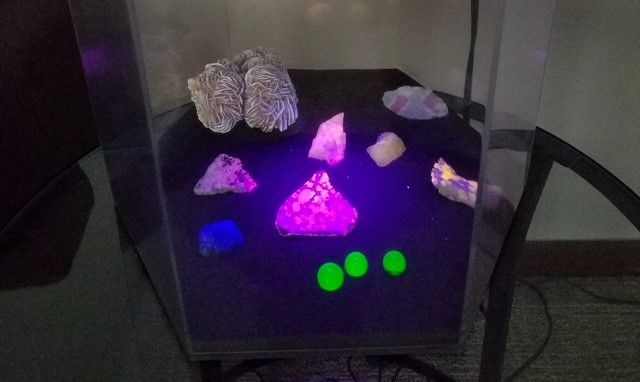 Glowing Rocks 