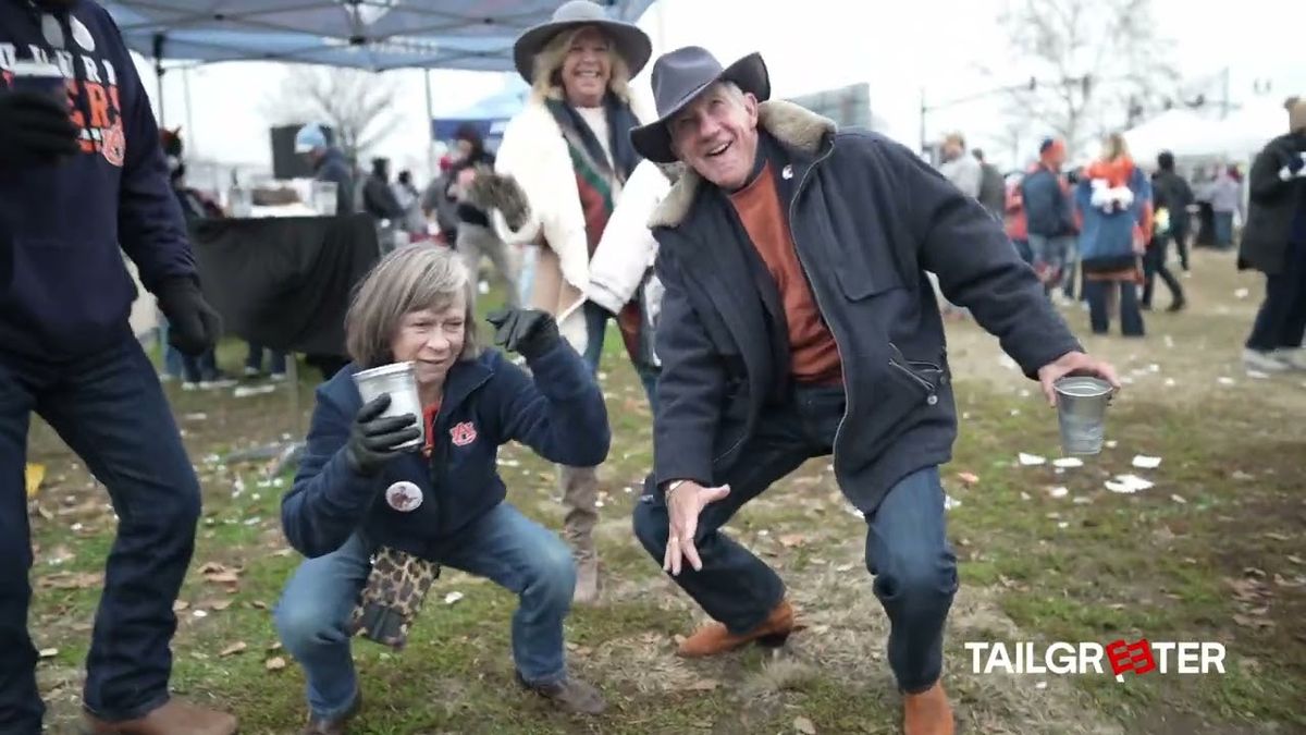 Tailgreeter Tailgate: Nissan Stadium - Music City Bowl