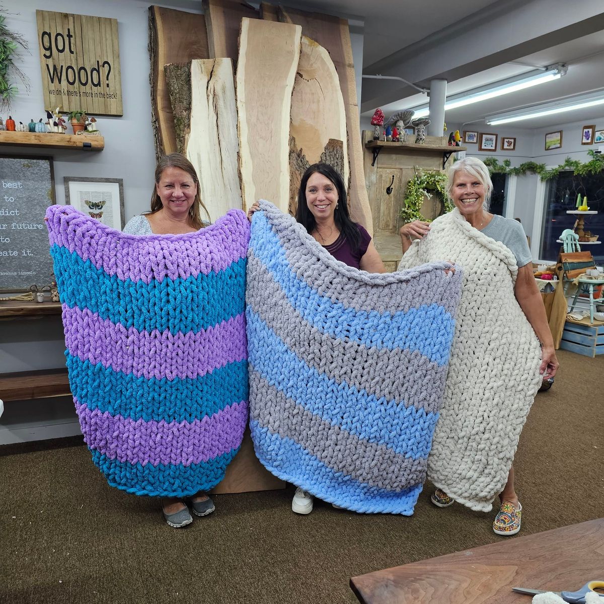 SOLD OUT!! Dec 11th - Eagle Park Muskego Holiday Helper Chunky knit blanket workshop 