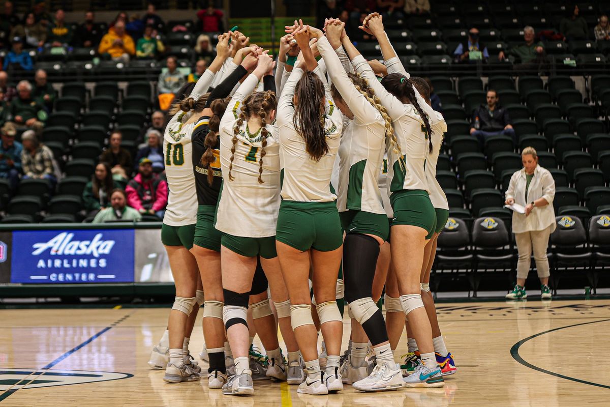 UAA Volleyball hosts Western Oregon