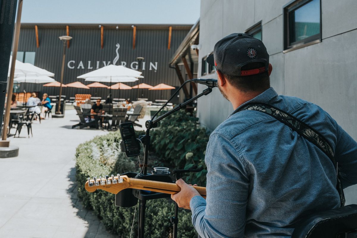 Sunday Live Music at Calivines Winery