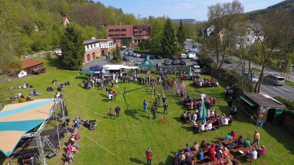 Maibaumsetzen auf unserer Festwiese