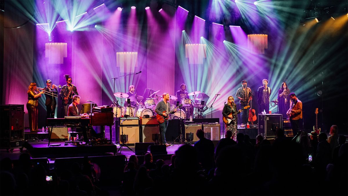  Tedeschi Trucks Band With Very Special Guest Buddy Guy: Live in 25