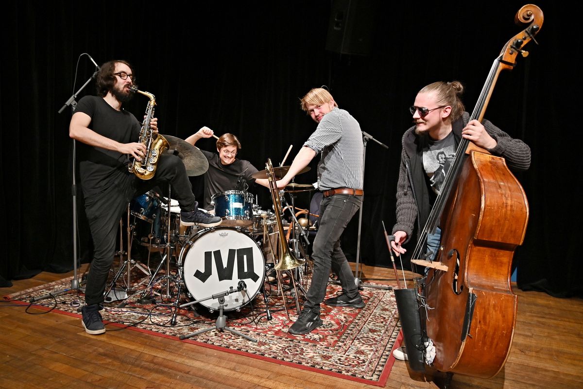 JWQ v \u010c\u00edt\u00e1rn\u011b Unijazz