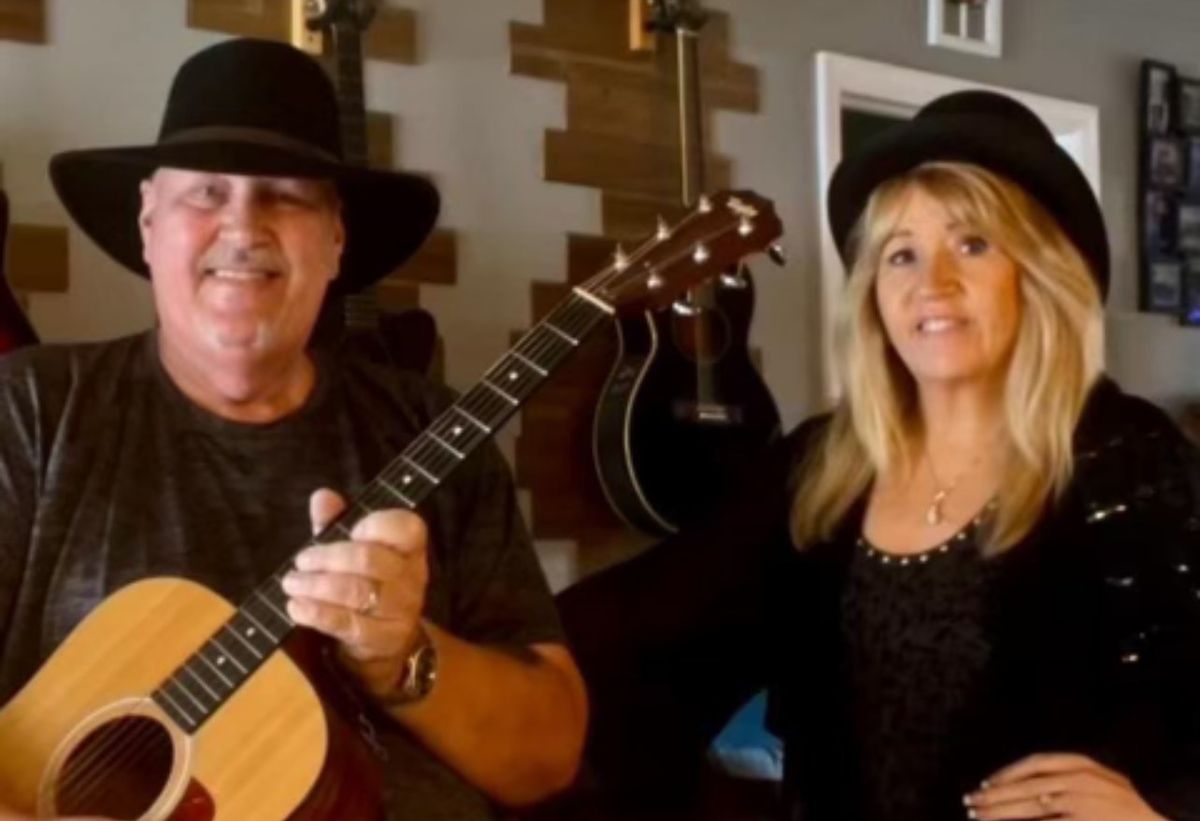 \u2b50 \u2b50 LEATHER & LACE DUO \/ CHUCK PETERSON & LOLA NICKS sing all of your favorite music