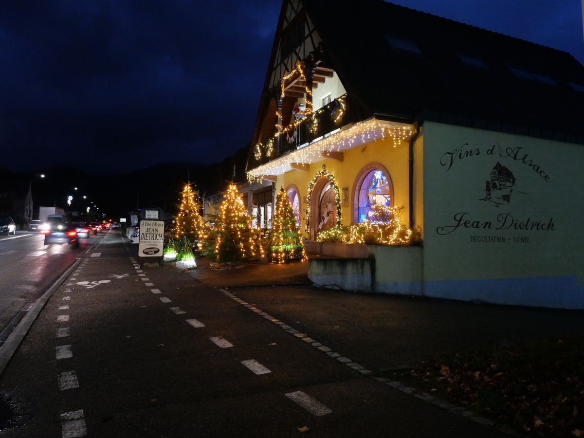 CAVE DE NOEL CHEZ VINS D'ALSACE JEAN DIETRICH