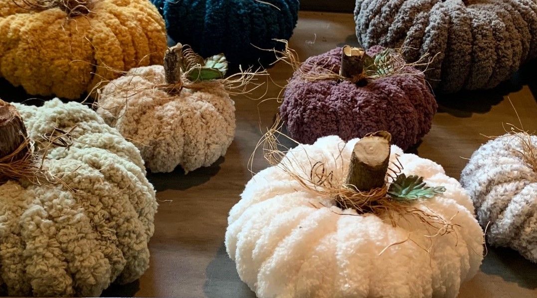 Chunky Yarn Pumpkins-Big Lake