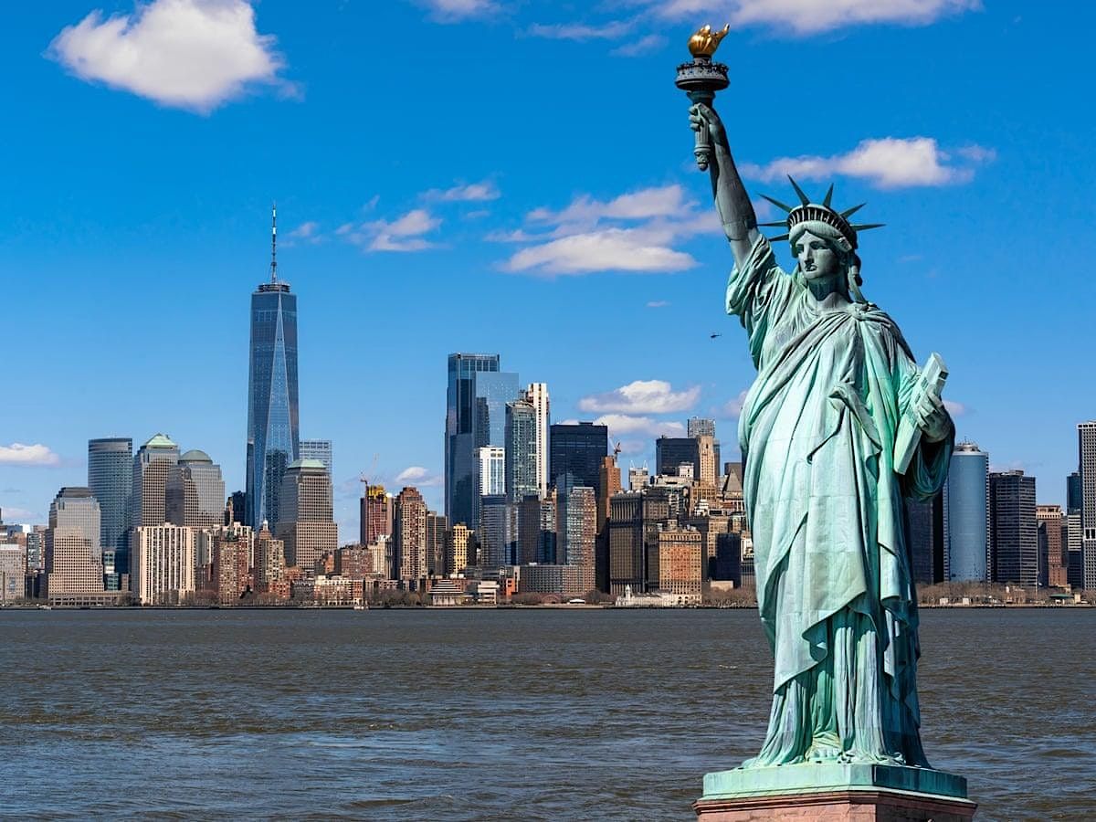 WALKING TOUR WITH ONE HOUR HARBOR CRUISE TO VIEW STATUE OF LIBERTY ...