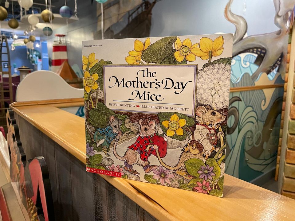 Shadow Puppet Theatre-The Mother\u2019s Day Mice