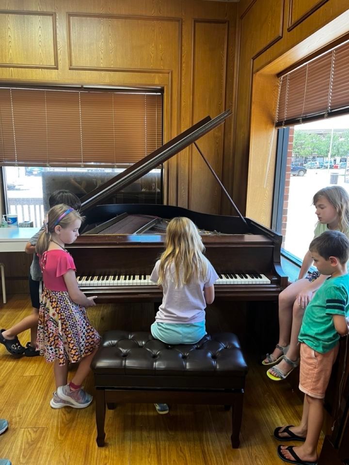 Beginner Group Piano at MAKE