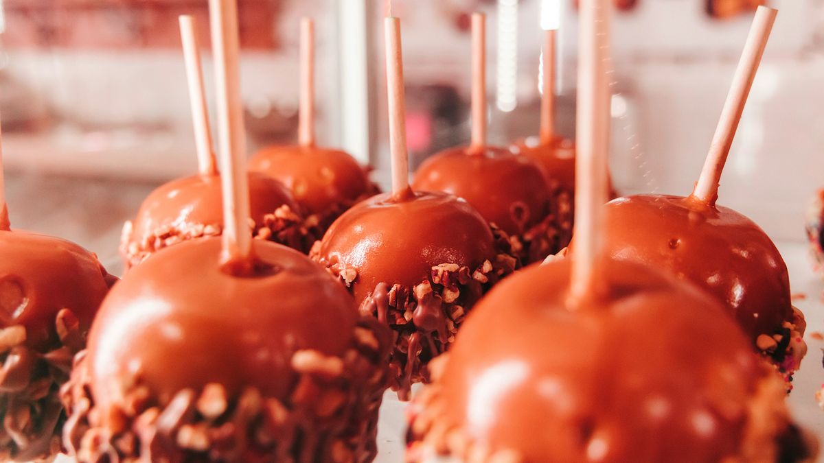 DIY Chocolate Dipped Apples