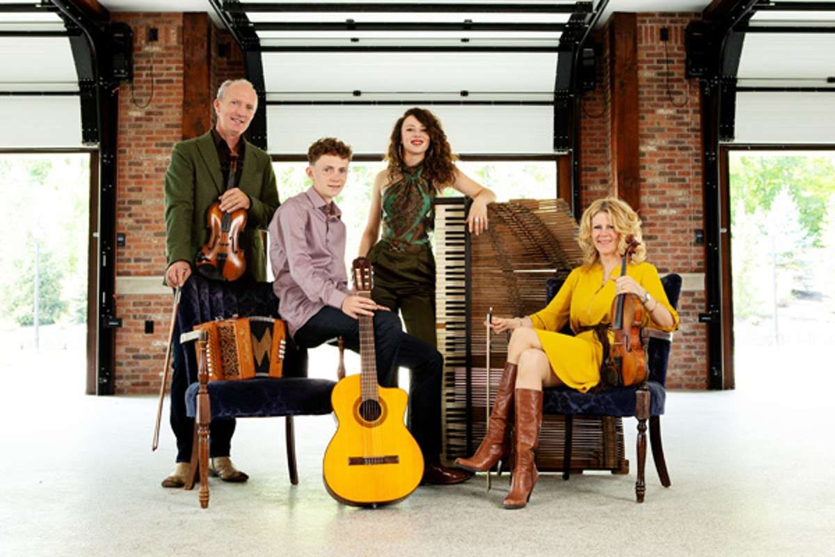 Natalie MacMaster and Donnell Leahy at Sellersville Theatre 1894