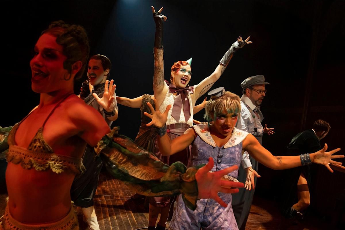 Parking Cabaret at the Kit Kat Club - New York