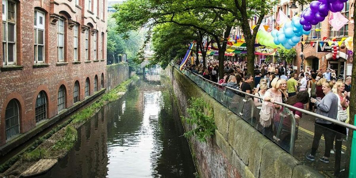 Exploring the Grand Canals of Manchester. FREE expert tour