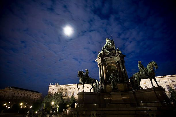 Wiener Geheimnisse bei Vollmond - n\u00e4chtliche F\u00fchrung durch die Wiener Innenstadt (leider ausgebucht)