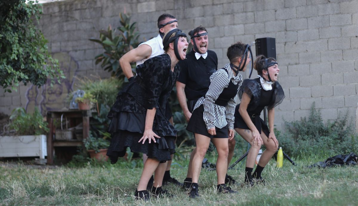 La 3 et demie \u00e0 la Ferme en Cavale (spectacle de cirque absurde)