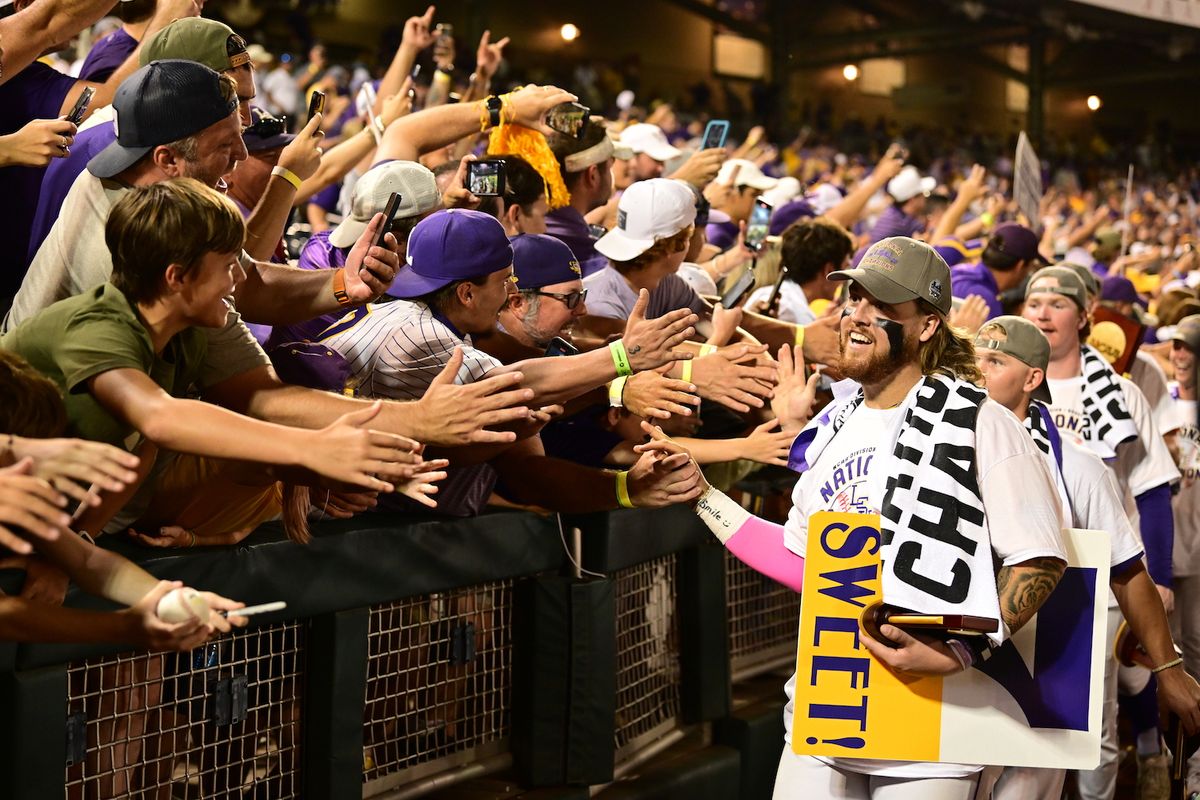 Omaha Mavericks at LSU Tigers Baseball