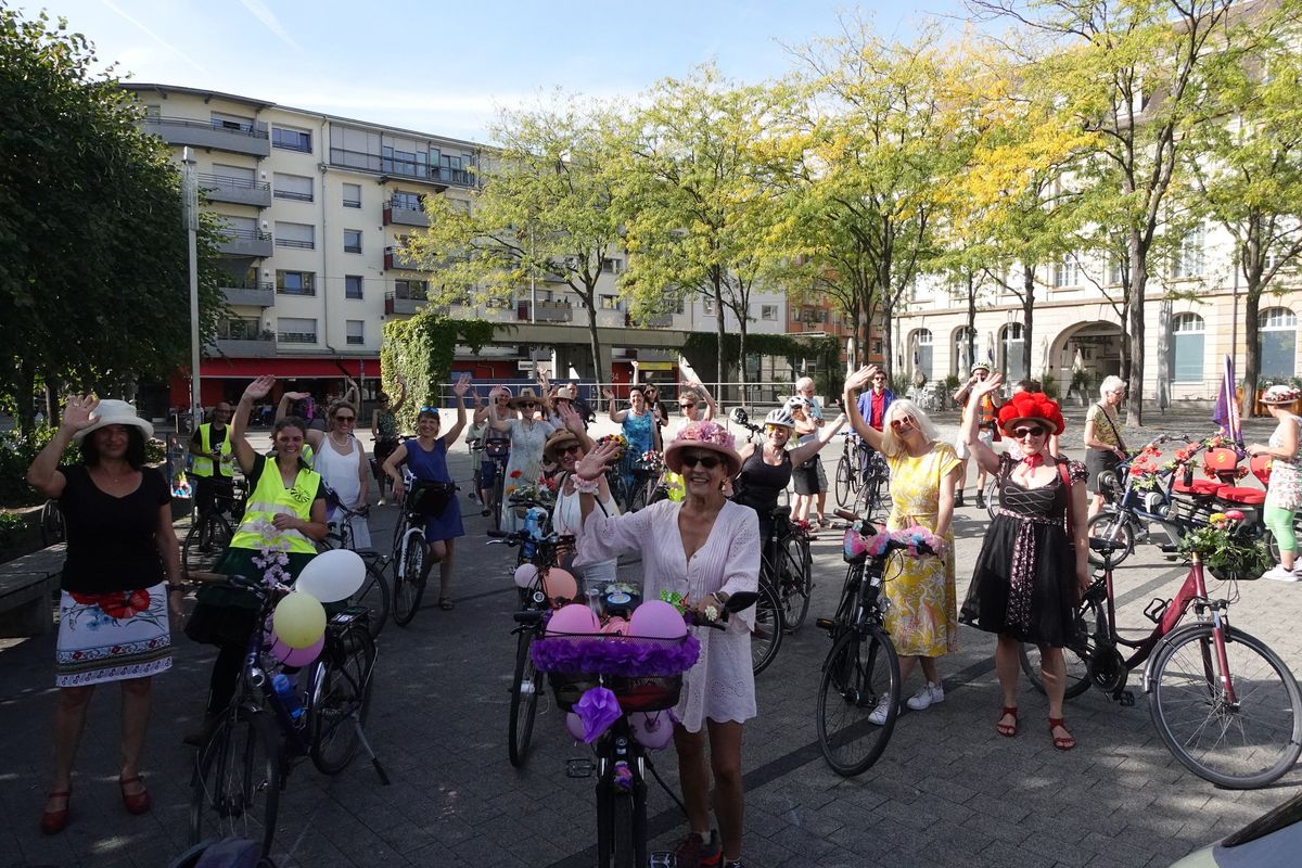 2. Fancy Women Bike Ride Karlsruhe
