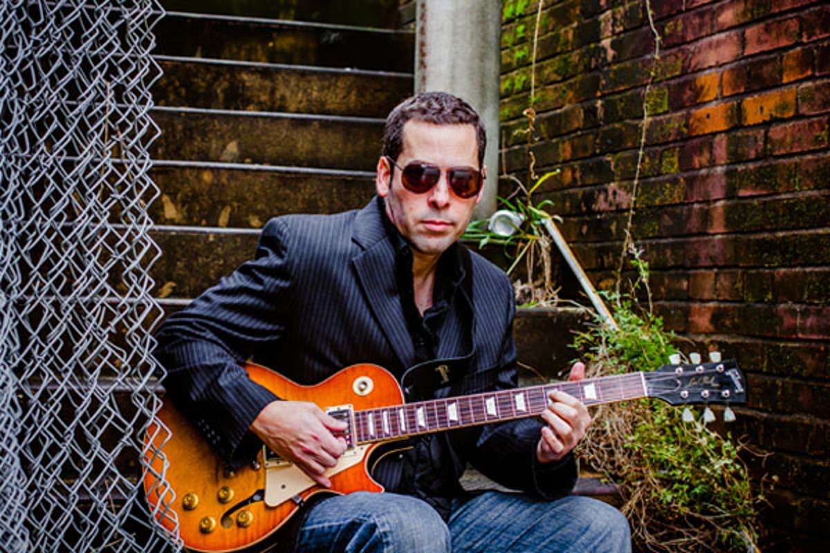 Albert Castiglia at Sellersville Theatre 1894