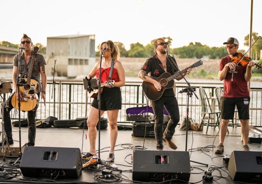 The Sunday Round Up w\/ Betsy O & The Hollaback Boys at Lucia