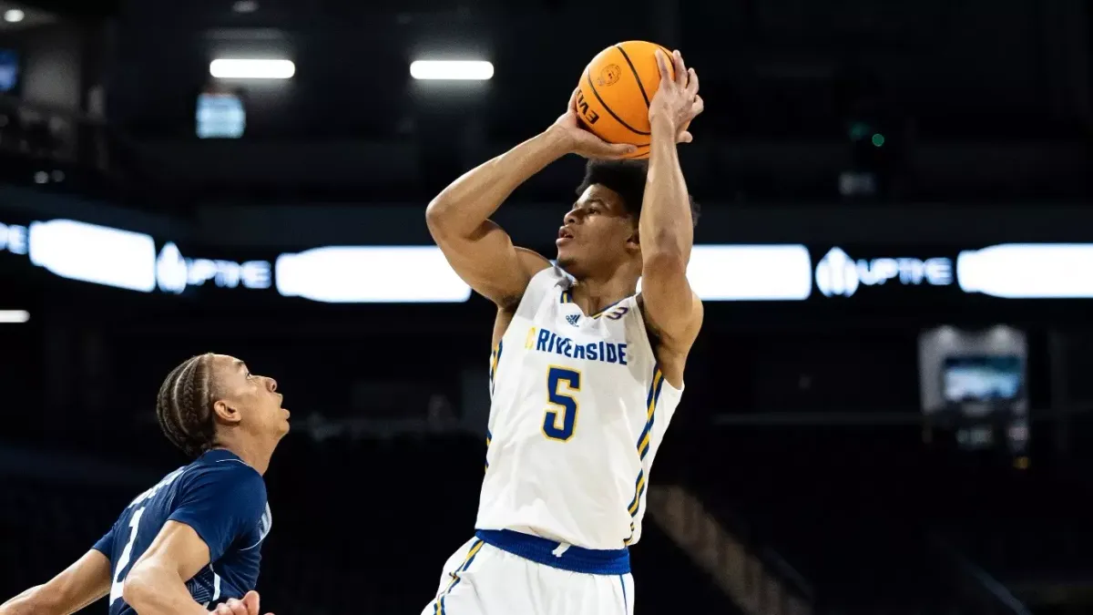 Parking UC Riverside Highlanders at Long Beach State Mens Basketball