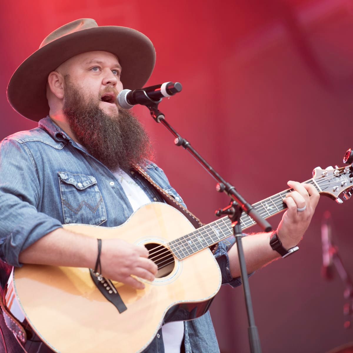 Larry Fleet at Bourbon Theatre