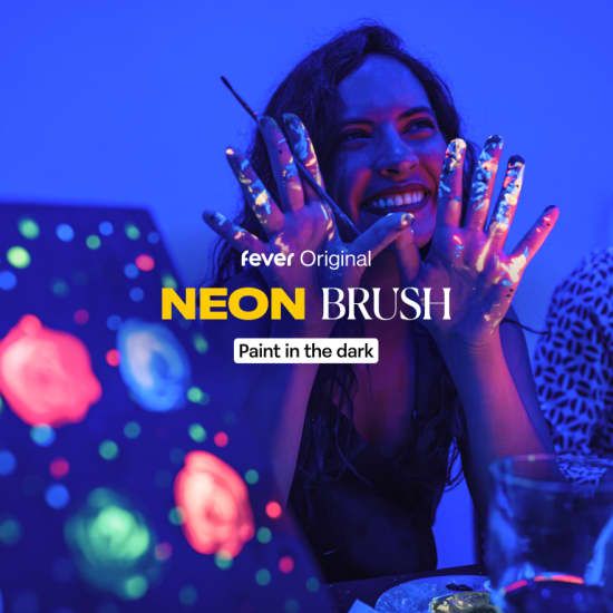 Neon Brush : atelier peinture et ap\u00e9ro dans le noir