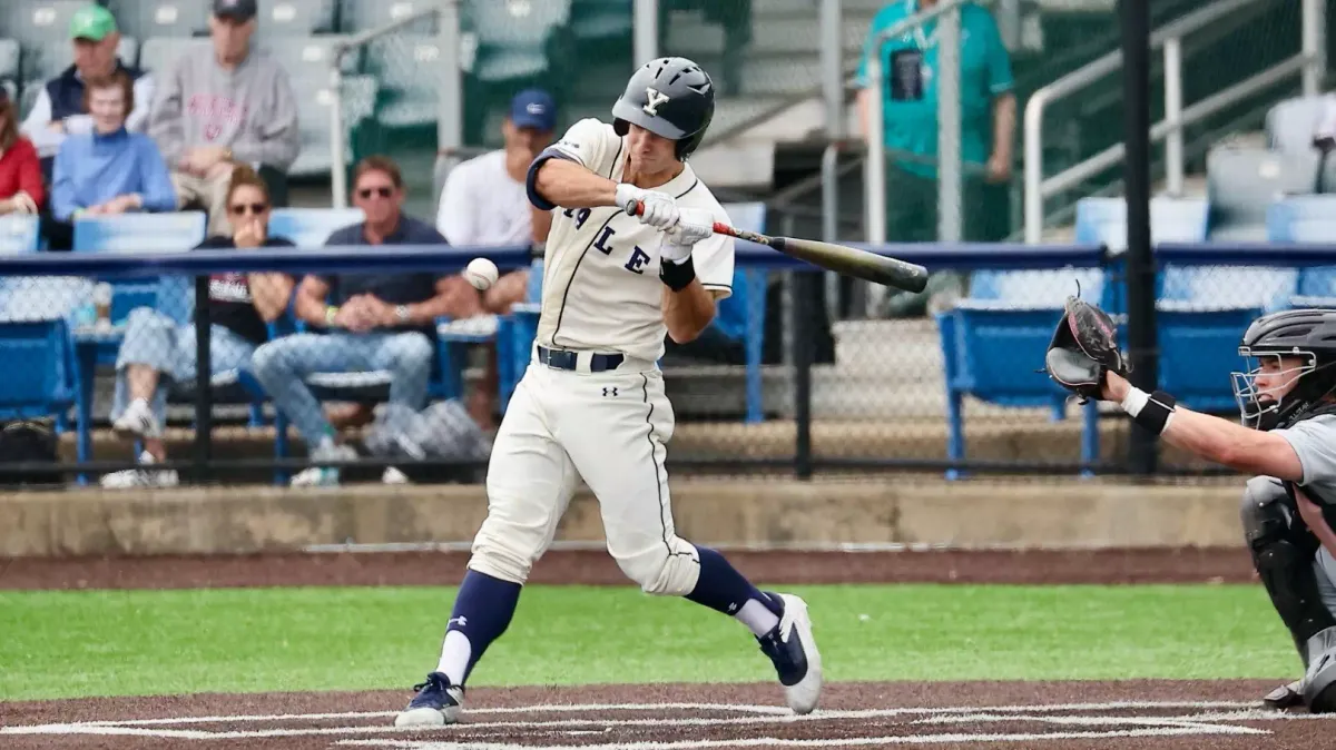 Parking Yale Bulldogs at Harvard Crimson Womens Hockey