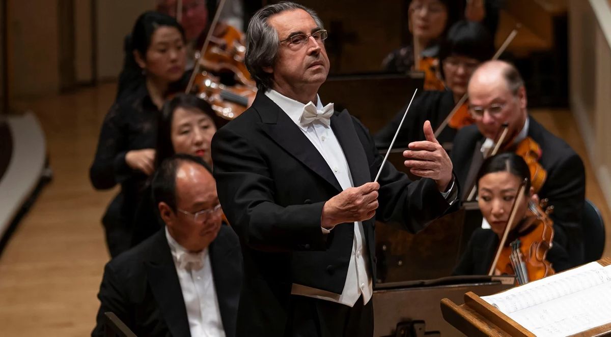 Chicago Symphony Orchestra - Muti Conducts Strauss, Hindemith and Dvorak 9 at Chicago Symphony Center