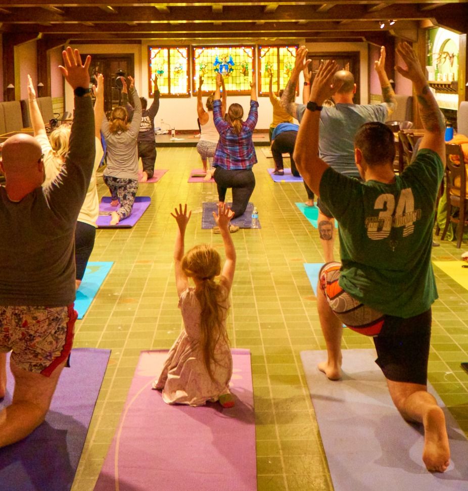 Friendsgiving Yoga at Das Bevo