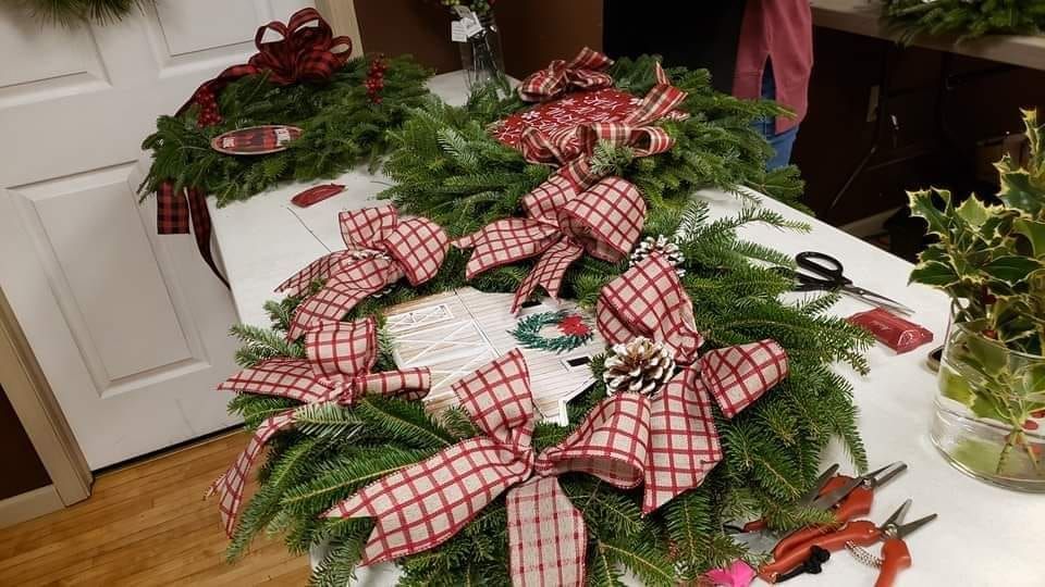 Fresh Evergreen Wreath Decorating Class 