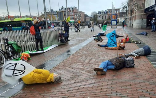 Luchtalarm Klimaatalarm Haarlem Stationsplein 2011 Haarlem Nederland 3 May 2021