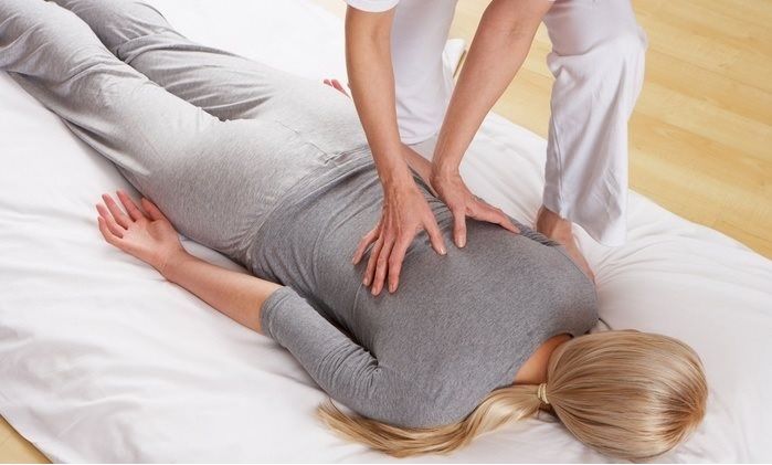 Shiatsu massz\u00e1zs alaptanfolyam - Gy\u00f3gy\u00edt\u00f3 ujjnyom\u00e1s meridi\u00e1nokon - 3 massz\u0151r v\u00e9gzetts\u00e9g kett\u0151 \u00e1r\u00e1\u00e9rt