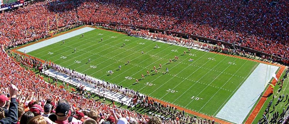 Parking Clemson Tigers at Louisville Cardinals Football