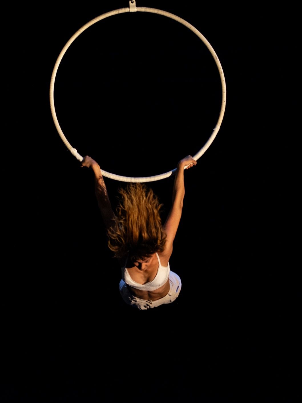 Dynamics in the air AERIAL HOOP WORKSHOP BY ILIANA ATA