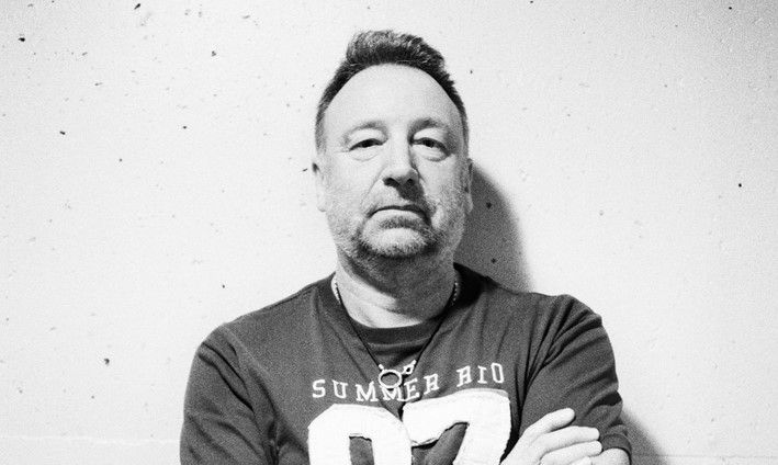 Peter Hook & The Light