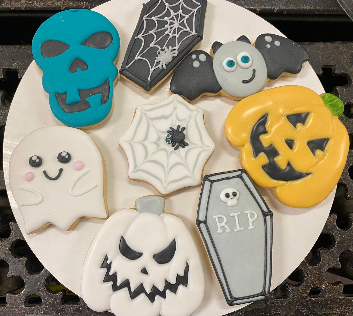 Beginner\u2019s Cookie Decorating w\/ Erica