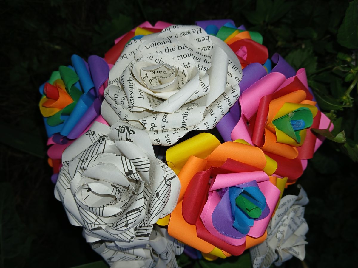 Paper Flowers w\/instructor Jessie Wright