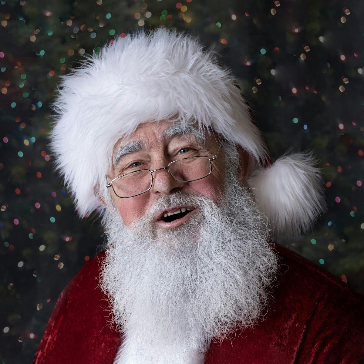 Snapshots with Santa + A Pretty Ol\u2019 Truck