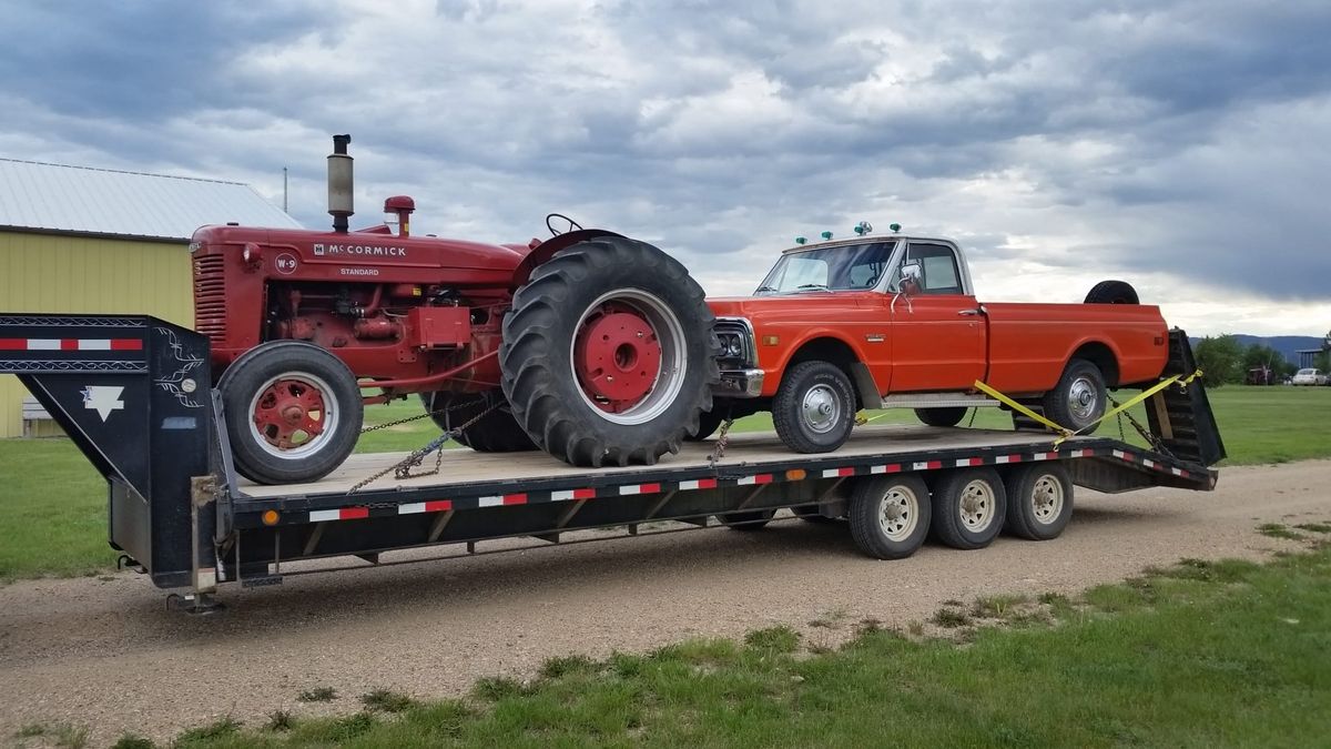 Fall tractor pull and cruise-in