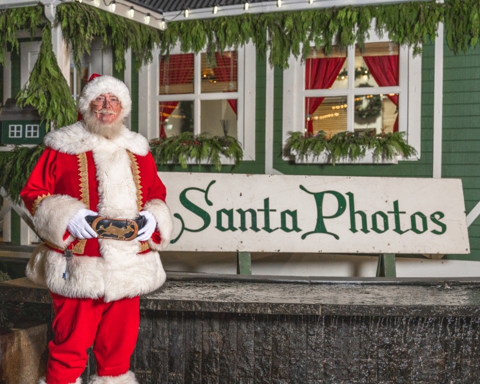 Santa is Coming to Kent Station!