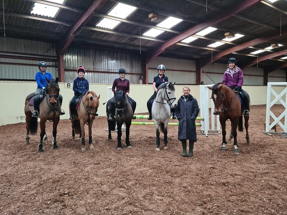 Chipstead RC Showjumping Clinic at Sands Farm