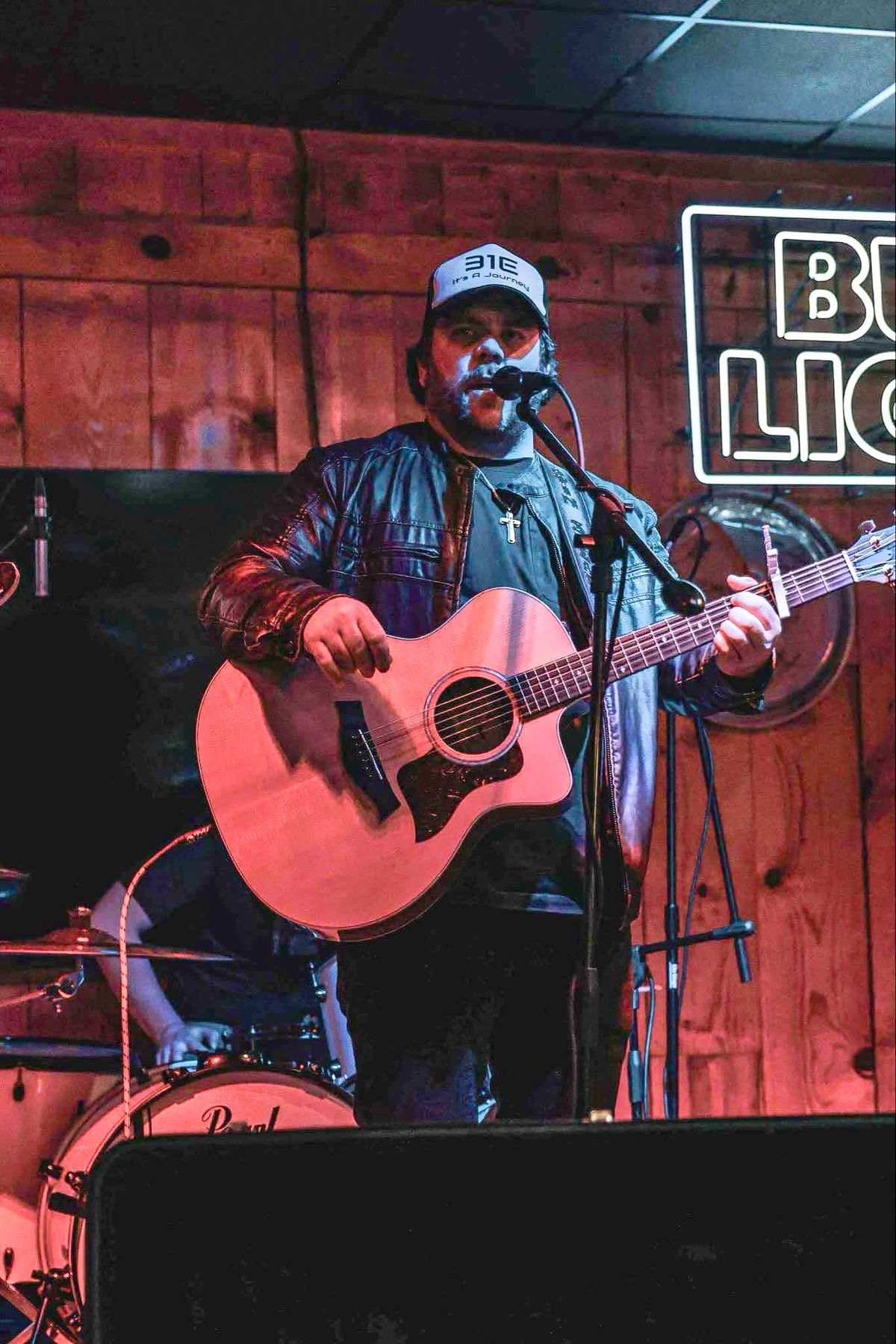 Dustin Spears - Nashville artist debuts on Capone's stage