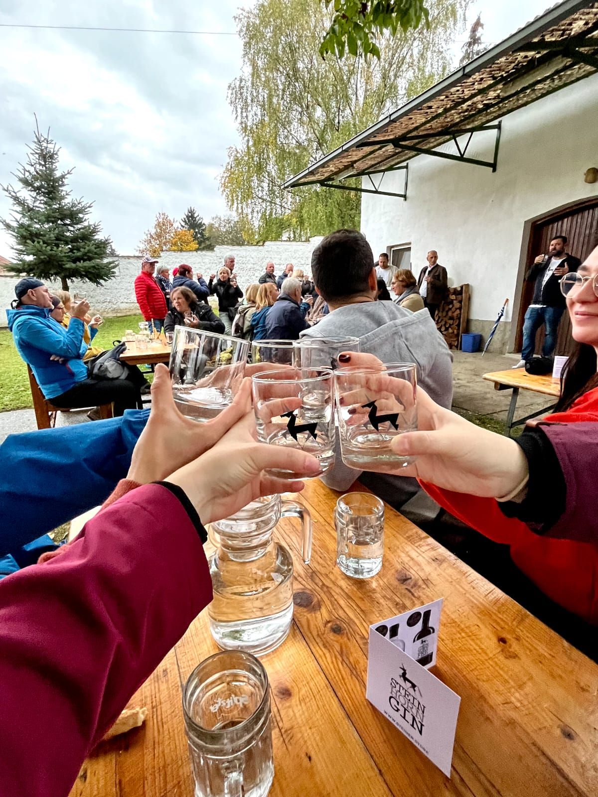 Genussspaziergang in Ruppersthal mit dem L\u00f6ssguide zum Steinhorn Gin - 6x Falstaffsieger