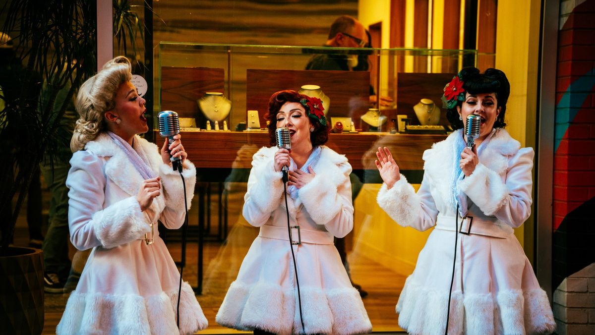 Live Holiday Carolers at Dairy Block