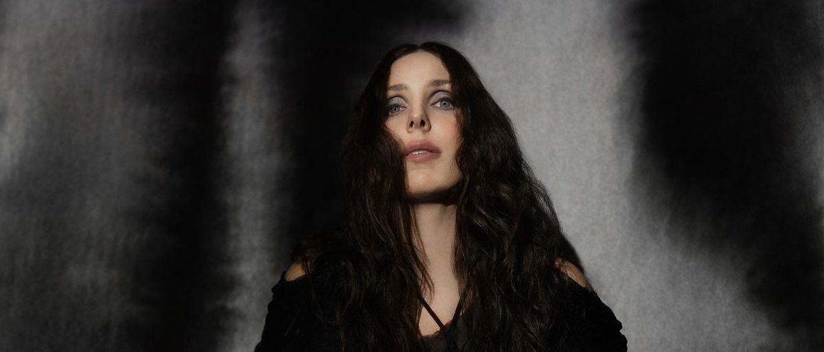 Chelsea Wolfe, Mary Jane Dunphe in ST JEAN DE VEDAS