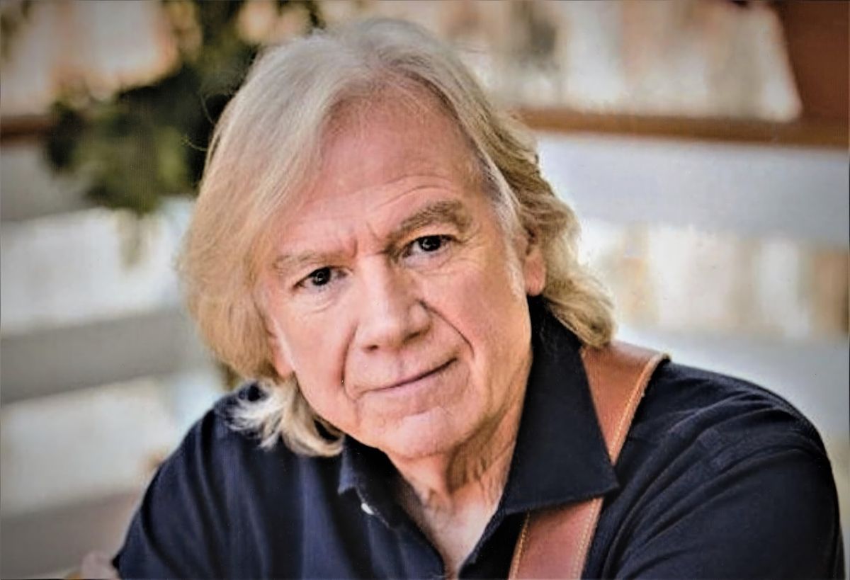 Justin Hayward - Blue World Tour