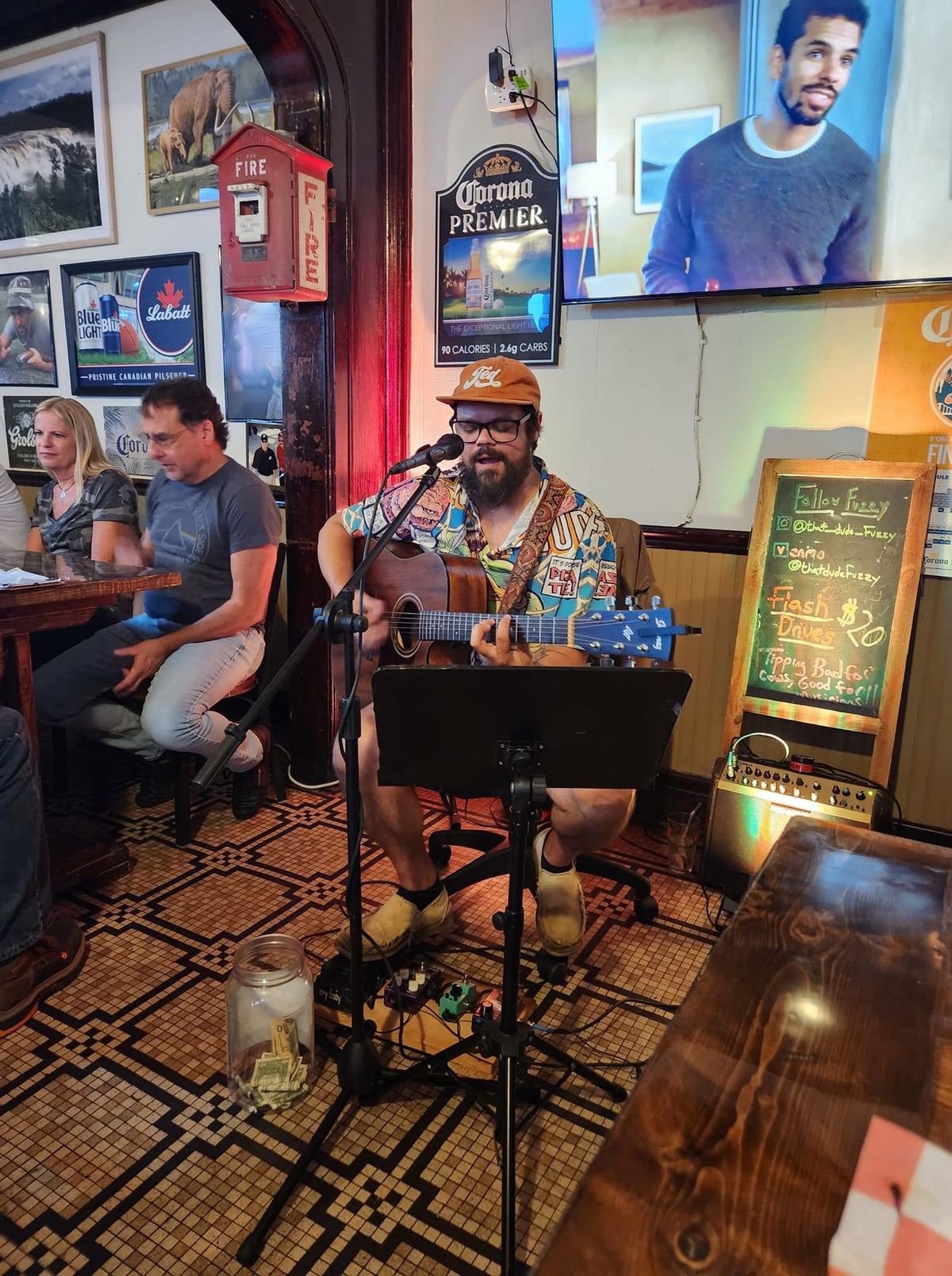 Live Music with Frank Murray